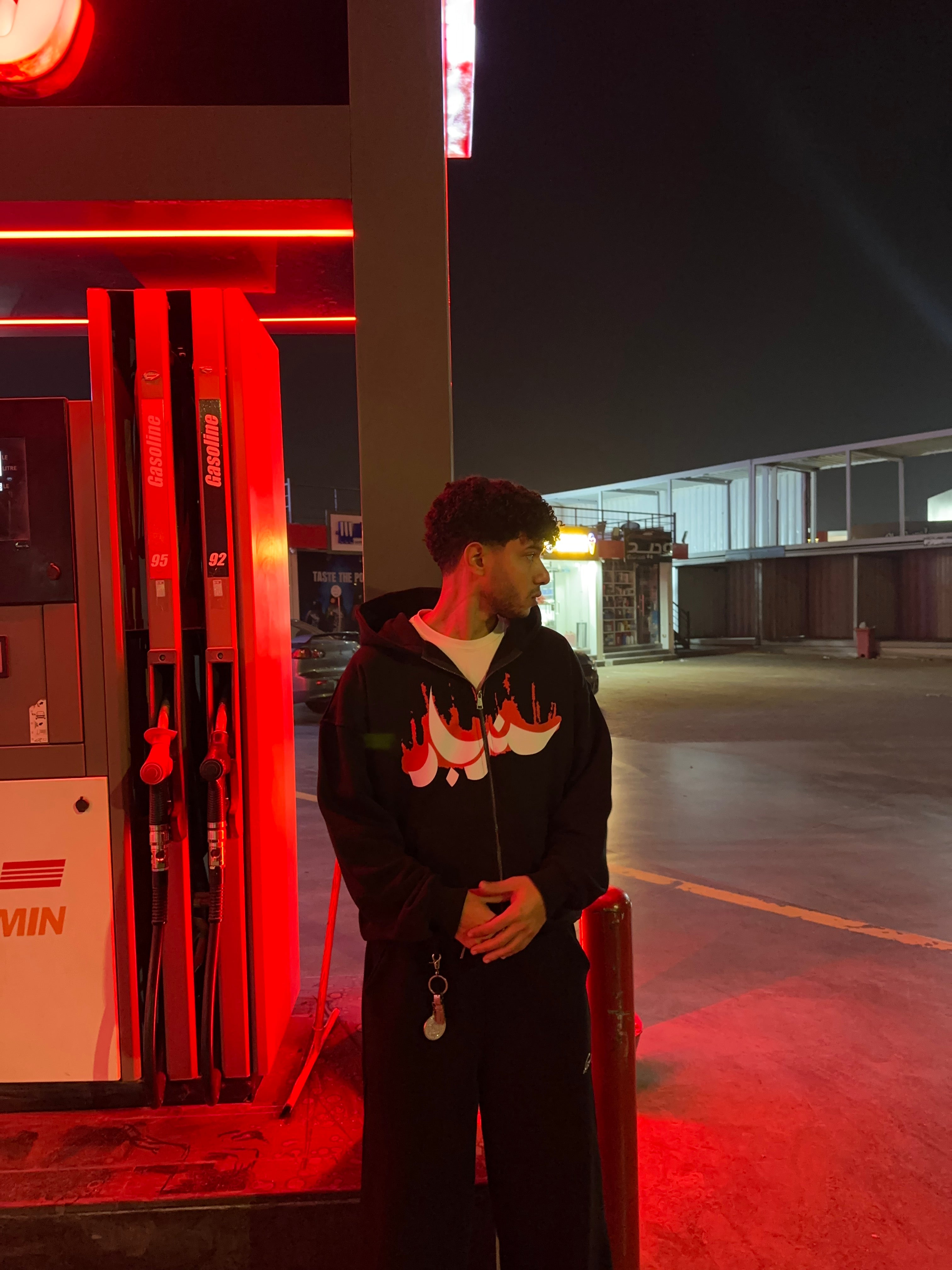 Redline oversize black zip-up hoodie